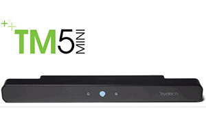 캘리브레이션 과정을 거치면 안구마우스 툴박스를 실행시킨다. 다양한 모양을 한 아이콘박스가 생기고, 눈이 잘 인식되고 있는지 안구마우스에 비치는 화면을 보여준다. 
마우스 움직임 설정 및 기타 기능 (예를 들면, 눈을 감으면 클릭으로 인식하라!, 한 곳을 몇 초 응시 하면 클릭으로 인식하라!, 좌클릭, 우클릭, 확대 등과 같은 기능) 등을 선택할 수 있다.
이외 다양한 소프트웨어와 함께 안구마우스를 적용하면, 좀 더 다양한 마우스의 기능들을 활용할 수 있다.
<사진2. TM4 아이툴스 실행 장면>
현재 국내에서 유통 및 구매 가능한 안구마우스는 TM5 mini(판매가 약750만원), 토비사 제품인 PCEye Mini(판매가 약250~300만원. 환율/세금에 따라 금액 변동 가능) 등이 있다. 하이테크놀로지 장애인 보조기기인 만큼 가격의 부담이 있고, 쉽게 기기를 체험해 보기 어려운 상황이다.
눈동자의 움직임만 가능한 장애인들에게 안구마우스는 마지막 희망이자 욕구이다. 하지만 안구마우스를 원활히 사용하기 위해서는 많은 시간과 에너지, 계속적인 사용훈련에 따른 피로, 보조인의 도움 없이는 불가능한 보조기기임에도 틀림없다. 
안구마우스가 필요한 분들에게 금액의 부담 없이 사용이 가능해지는 그날을 기다려본다.
<사진3. 토비테크놀로지주식회사 PCEye Mini>
<사진4. ㈜에이블라이프 TM5 mini>